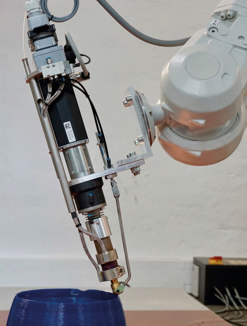 extruder industrial Robot DOHLE montat pe brat robotizat